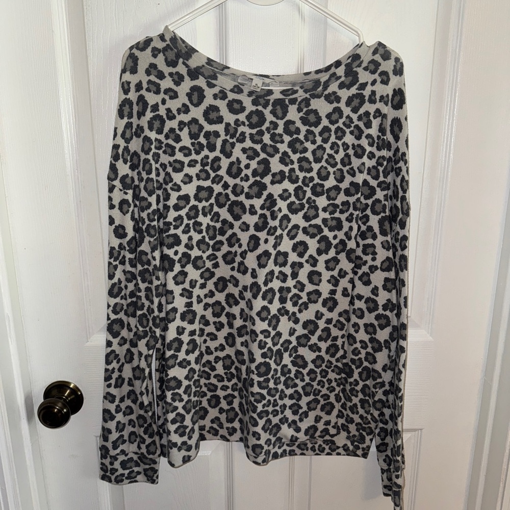Black and White Relaxed Boxy Blouse